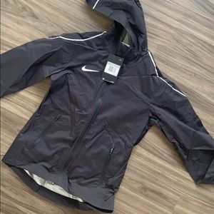 New Nike wind breaker